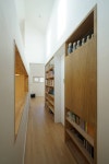 Sunlight House 빛이 쏟아지는 집 : 모던스타일 복도, 현관 & 계단 by AD MOBE Architectur | 집