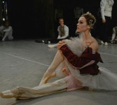 перед выходом в Бриллиантах Дж. Баланчина Кадр В. Барановского | 발레