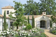 #white garden | 스페인 집, 마당, 집과 정원