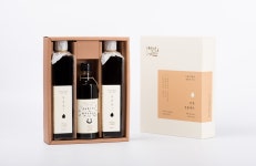 부엉이곳간 soy sauce bottle&box PACKAGE DESIGN. design by AURG. We are based in Seoul, Korea. If you want to see more info, Please...