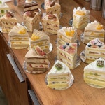 🍰(IN 커피니상명대점) on Instagram: “내일 진짜 마지막! 순우유메론케이크 라인업 재등장🤭 내년 5월에 보쟈아🍈 . . . 🔺이번 주... 