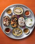 저렴한 가격에 맛보는 푸짐한 해산물, 부산 연화리 포장마차촌 | 식품 아이디어, 음식