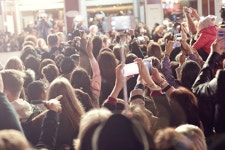 “눈 떠보니 유명인 됐죠” 사진 한 장으로 인생 역전한 사람들 - 2021 | 사진, 인생, 유명인