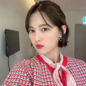 [마이데일리 = 김미리 기자] 배우 남보라가 인형 같은 미모를 뽐냈다. 남보라는 28일 자신의 인스타그램에 
