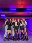 핫이슈 (HOT ISSUE) on Twitter | Hot, We run the world, Girl