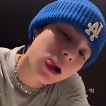 Pin de Trainee A en JJ (제이제이) en 2022 | Adornos para fotos