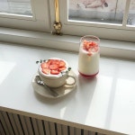 컴앤씨미 Come and see me on Instagram: “_ Strawberry latte🍓 다음주부터 판매 될 스트로베리라떼예요. 기존 메뉴에 있는 스트로베리... 