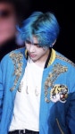 Tae in concert에 있는 Aziza님의 핀 - 2020 | 방탄소년단 배경화면, 지민, 박지민
