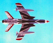 Bottom side of a Thunderbird F-105B Thunderchief. | 헬리콥터, 비행기