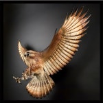 A superb Eagle carved from wood, what a great piece of creative work. | 조각상, 새, 나무 조각
