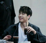 iKON 아이콘에 있는 츄츄님의 핀 | 아이콘, 노래, 바비