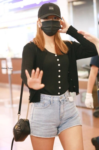 Pin de Baaam em IZ*ONE em 2020