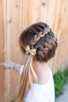 side ponytail and a braid hairstyle for girls(이미지 포함) | 헤어스타일, 머리 땋기, 예쁜 머리