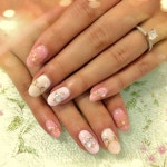 Wedding nails <3 at LUA nail and beauty in Tokyo, Japan. #wedding #nailart #weddingnails | 네일