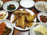 Instagram의 내게서 스칠것인가 스밀것인가님: “오늘 점심으로 먹은 굴비정식 녹차물에말아서 굴비클리어ㅋㅋㅋ #홍아네 #굴비정식 #굴비... 
