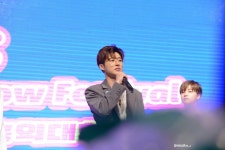 일삼일 on Twitter: 180518 홍익대학교 축제 🌸 #아이콘 #김한빈 #비아이 #BI #한빈아😍…  | 축제, 아이콘