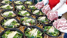 돼지찌개로 대박난 식육식당? 육수까지 국내산 재료로 만드는 돼지찌개, 삼겹살구이 생생한 현장 / Amazing! Korean Pork Stew / korean... 