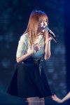 엄지척, 홍진영: 가야랜드 슈퍼콘서트 | Fashion, Skater skirt, Style