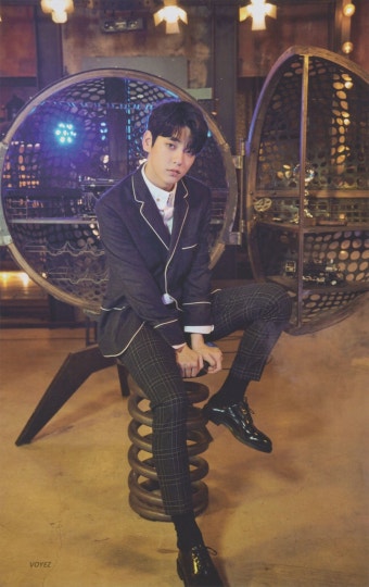 [SCAN] TXT 2020 SEASON'S GREETINGS PHOTOBOOK         Cr:TXT_VOYEZ  #SOOBIN #수빈 #최수빈 #TOMORROW_X_TOGETHER #TXT...