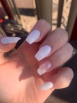 영서 𝐲𝐨𝐮𝐧𝐠𝐬𝐞𝐨 | Unhas bonitas, Unhas compridas, Unhas brancas