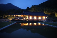 korean-style house  완주 한옥 아원 | House styles, Architecture old