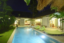 이렇게 멋진 에어비앤비 숙소를 확인해보세요: Relaxing Villa around Garden&Pool 1 - 빌라 대여 가능 | 빌라