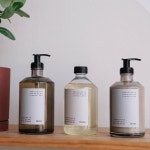 Packaging에 있는 Lauren Sheller님의 핀 | 샴푸 병, 향수 디자인, 화장품