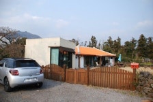 농가주택을 개조해 제주의 멋을살린 독채펜션 제쥬엔 (JEZOO+N) [제주도 애견동반여행 4편] | 애견