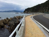 정동진에서 옥계 금진항까지 아름다운 해안을 따라 이어지는 헌화로