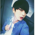 자기 굿즈가 신기한 아이돌. #에이플 #굿즈 | Instagram posts, Apl