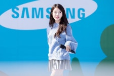 180930 삼성카드 홀가분 마켓 아이유 직찍 part 1. (con imágenes)