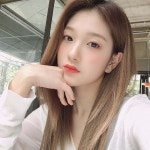 fromis_9 [프로미스나인]さんはInstagramを利用しています:「⠀⠀⠀ 심심해 따분해🙄 ⠀⠀⠀ #플로버 #뭐해요 #더여니」 | 얼굴, 아이돌... 