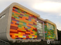 Jeju Glass Castle (제주유리의성) (With images) | Glass castle, Korea tourism, Tourism