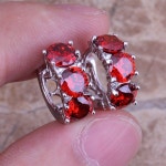 멋진 레드 만든 가넷 925 스털링 실버 Huggie 후프 귀걸이 S0192 | Hoop earrings style, Huggies earrings, Huggie earrings silver