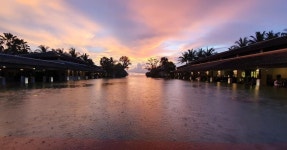 나무향기  예쁜공기  하늘  nofilter  sky  rain  view  suns… | Instagram, Instagram posts, Phuket 석양 🌅  로비 지나가다가 한참을 멈춰... 