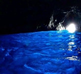 #이탈리아 #나폴리 #cafri #카프리섬 #푸른동굴 #파랑 #보트... 소통 #맞팔 #follow4follow by 0_jun.n | 여행사진, 카프리 섬, 배낭여행