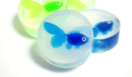 Easy DIY Homemade Toy Goldfish Embedded Soaps for Kids | 수제비누, 비누, 천연 화장품