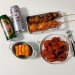 큐티폴 #로얄코펜하겐 #닭강정 #닭꼬치 #떡꼬치 #저녁 #야식 #온더테이블 #럽스타그램 #신혼집 #신혼 #신…(이미지 포함) | 음식, 야식, 닭 꼬치