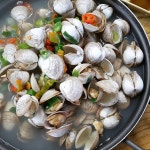 시원하고 칼칼하고~ 텀블러를 챙겨왔어야... . . . #오씨칼국수#대전맛집#물총조개#동죽#조개탕 #koreanfoods#clam” - 2020 | 조개탕, 물