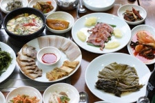 덕유산 리조트 부근에 위치한 육촌본가 무주군 모범음식점으로도 선정된 맛집:)