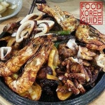 ↘ 🐽 foodkoreaguide.com/food/seafood-jokbal  무엇: 해물불족발 어디: 빽가네화족발, 서울시 강북구 수유동 176-55 가격... 