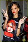 Paris Tour Exclusive Rihanna. RiRi #Rihanna, #Riri, #pinsland, https://apps.facebook.com/yangutu | 리한나, 연예인, 유명인사