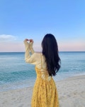 @_your_dear sur Instagram : 나눈 역시 노랑이 찰떡💛 | Girl photography poses, Girl beach pictures, Uzzlang girl