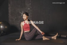 피트니스 082 PHO598, 유토이미지, 사진, 생활, 건강, PHO598a, 한국인, 아시아, 라이프스타일, 헬스, 헬스클럽, 피트니스센터, 체육관, 근육, 체력... 