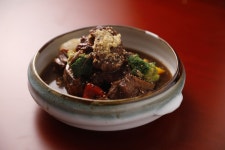 한정식 #거구장 한정식 #프리미엄 한정식 . . . #센스있는 한식 플레이팅, 맛깔나는 소스에 갈비찜 - 2020 | 식품 아이디어, 한식