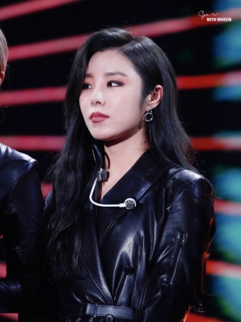 Soar With 휘인 on in 2020 | Wheein mamamoo, Mamamoo, Kpop girls
