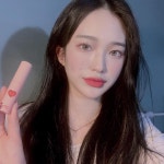 김수 on Instagram: “오늘 소개 해드릴 제품은 뷰티 비기닝 쉬폰 립 틴트 6종인데요! 제가 자주 사용하는 컬러는 없던 분위기라는 컬러예요... 
