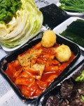 텐션업용이랑 이 시간에 미친듯이 찾아다닌 과메기와 분식 조만간 굴러다닐 듯 #야식한상 #주인공은떡볶이와순대 #먹자마자대박... 