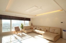 청계천과 마주한 48평 아파트의 기품 있는 인테리어 | Interior, Home decor, Home