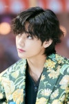 이삐미용실 | [HQ] 200105 골든디스크어워즈 💜💜💜 #이삐사진전 #태형 #뷔 #방탄소년단뷔 #V #BTSV #Taehyung @BTS_twt in 2021